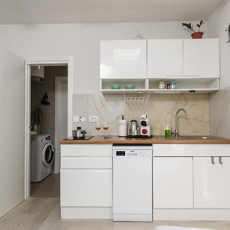 Studio Apartments Yucca, 2-Min To The Beach And 5 To Trogir Exterior photo