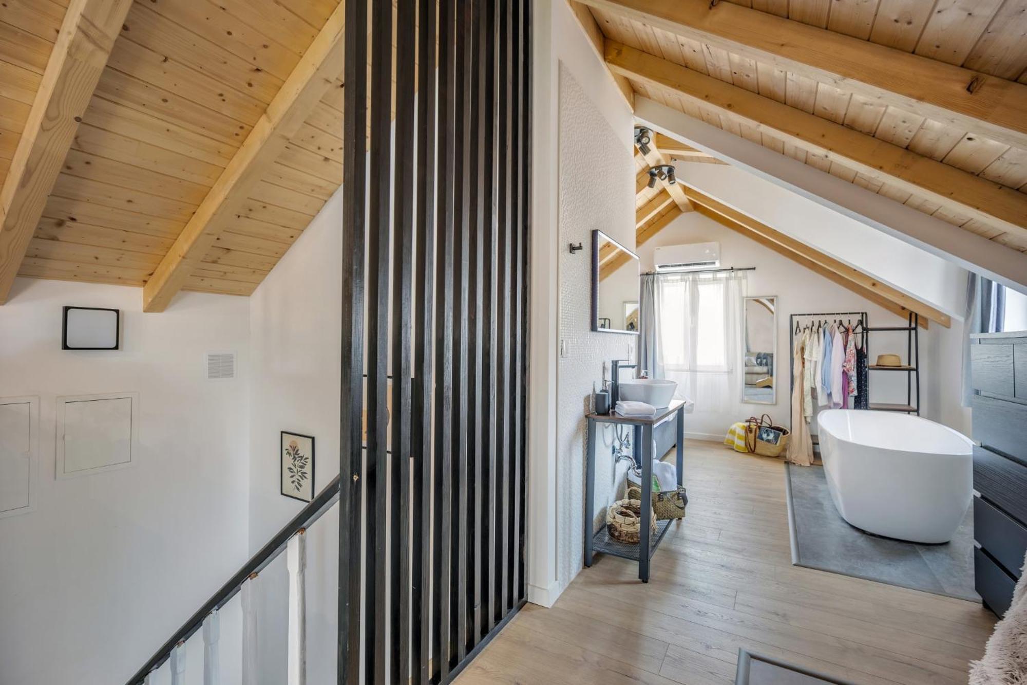 Studio Apartments Yucca, 2-Min To The Beach And 5 To Trogir Exterior photo
