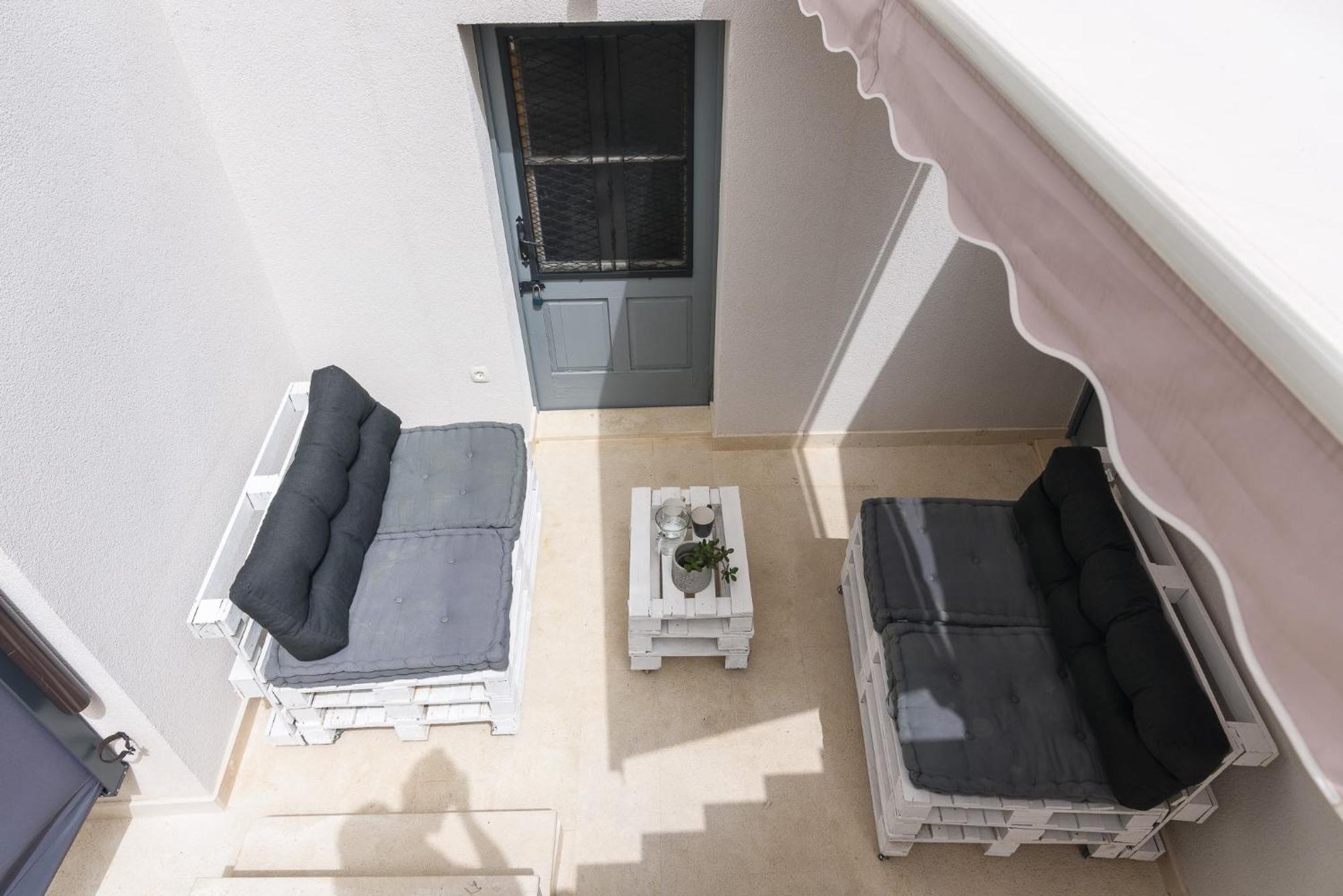 Studio Apartments Yucca, 2-Min To The Beach And 5 To Trogir Exterior photo