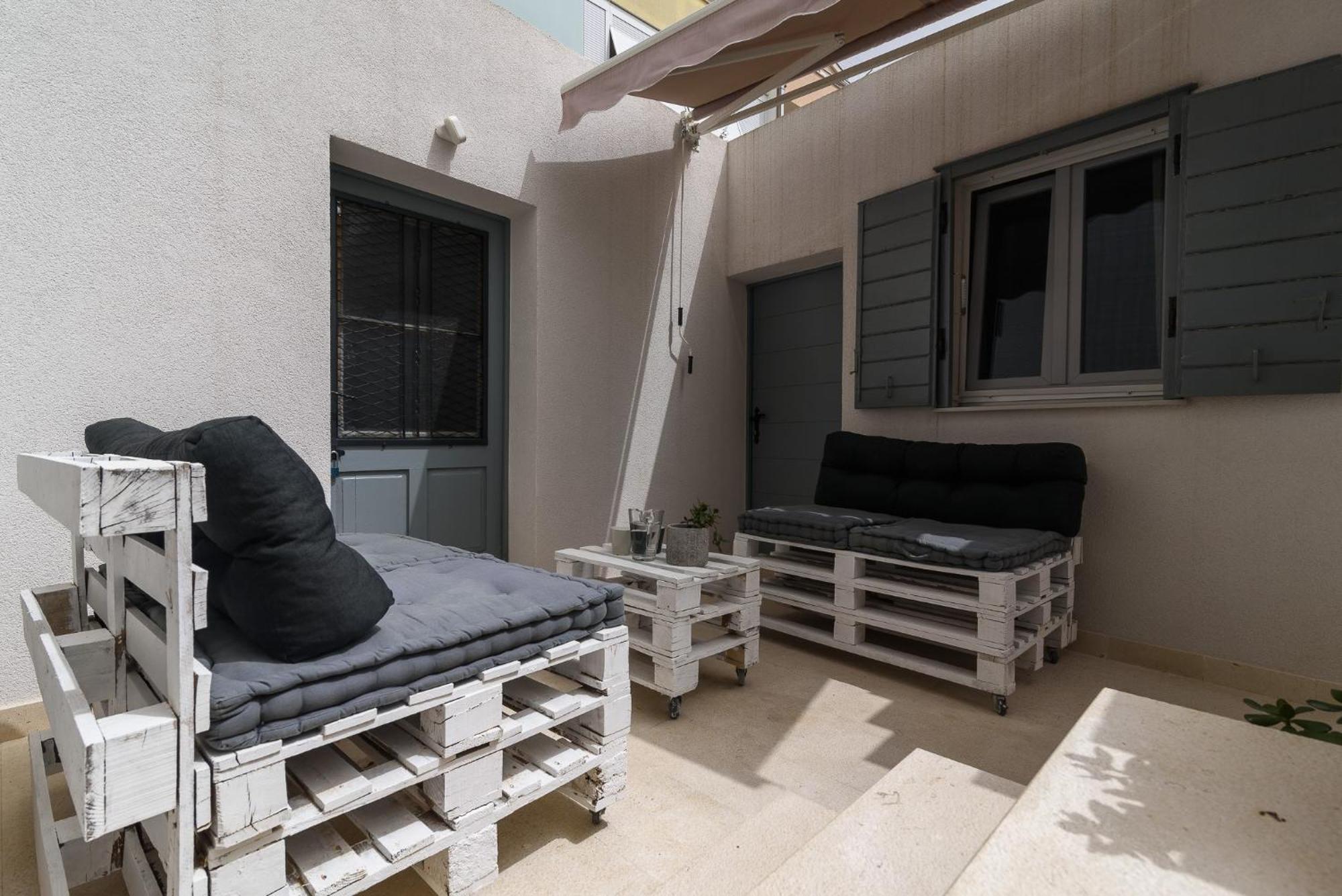 Studio Apartments Yucca, 2-Min To The Beach And 5 To Trogir Exterior photo